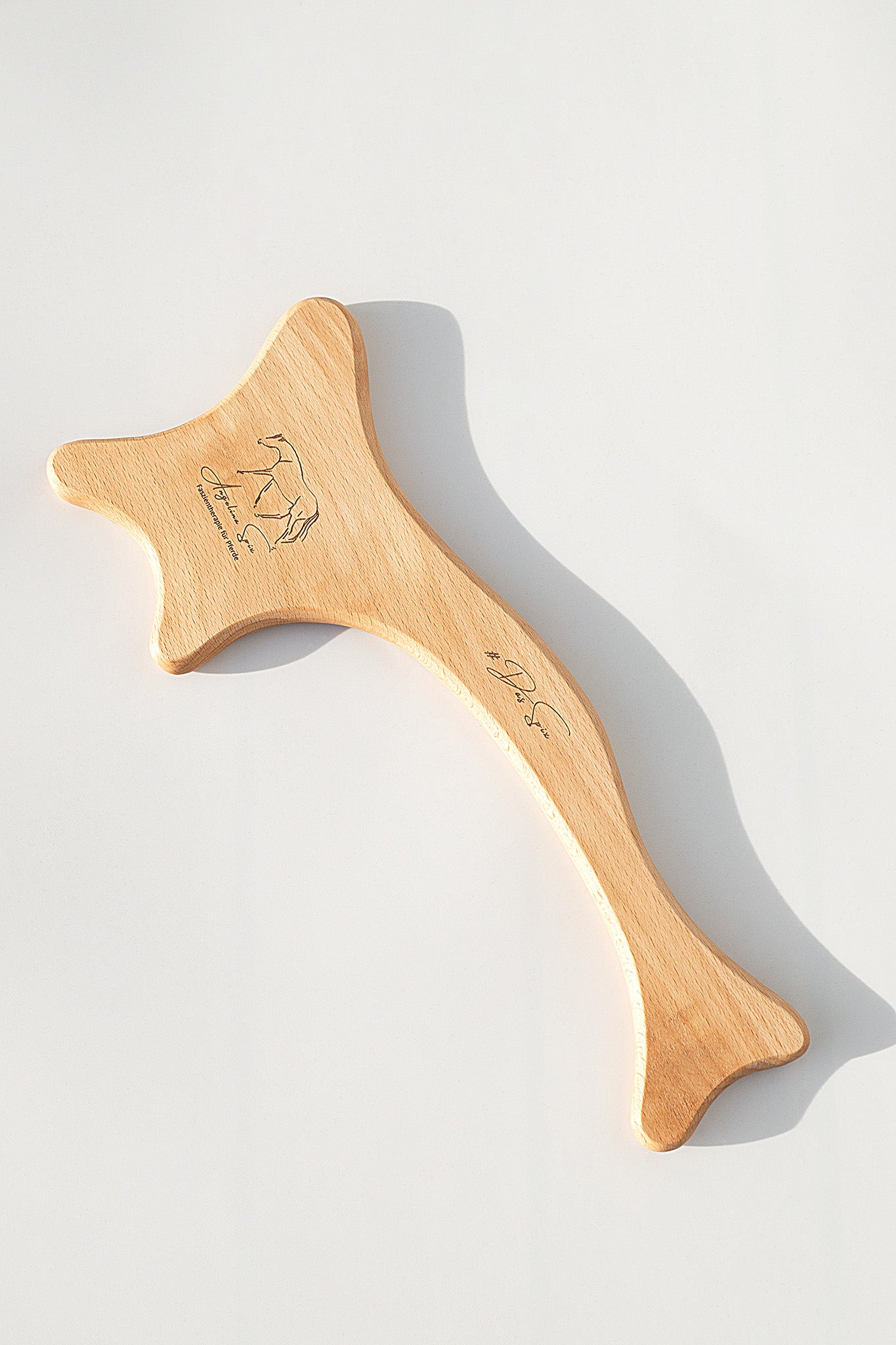 Faszientool für Pferde „DasSpix“ aus hochwertigem Buchenholz mit Leinöl geölt auf weißem Untergrund