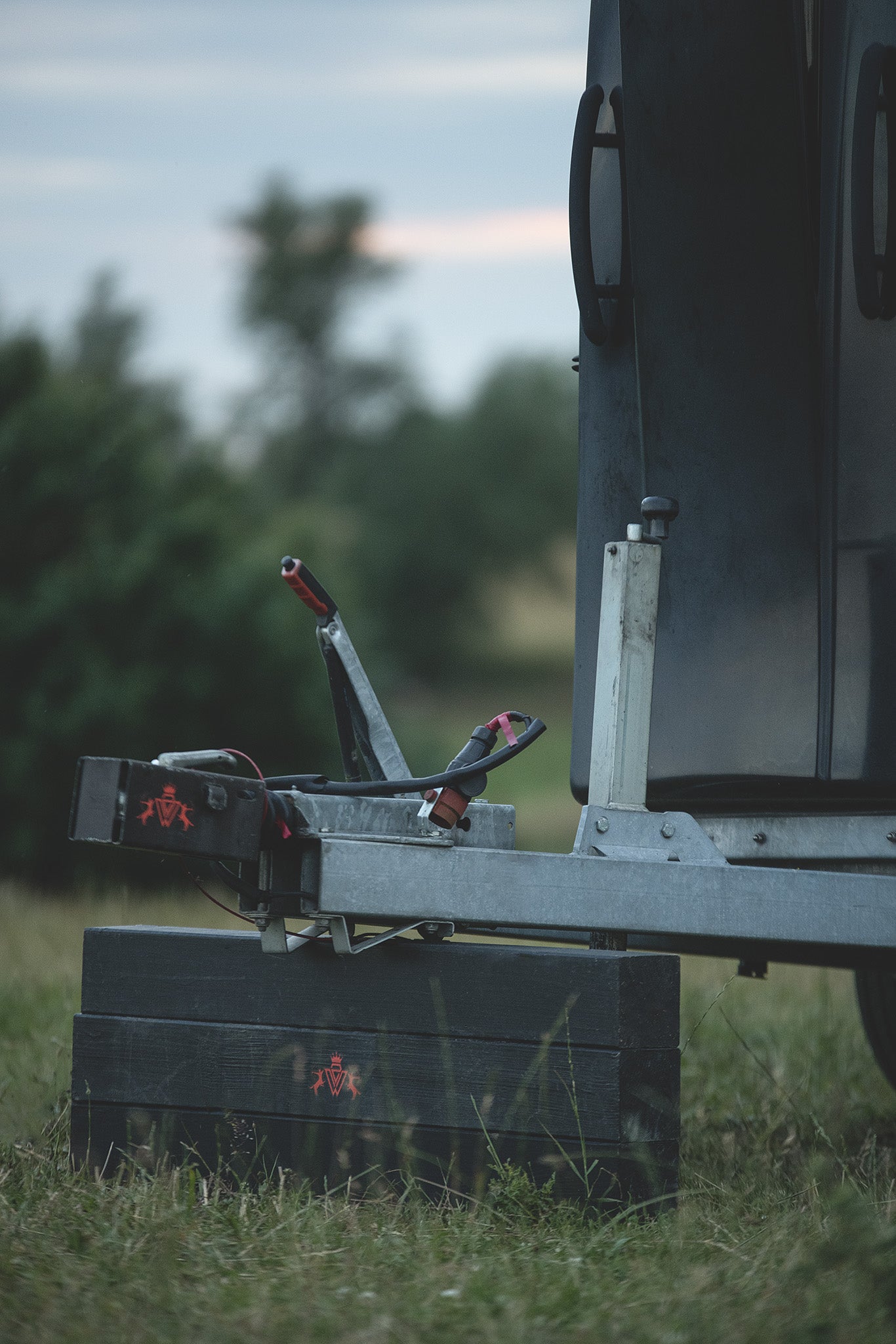 Soletherapie Anhänger Vermietung  Holzgestell zum frei stehen ohne Auto