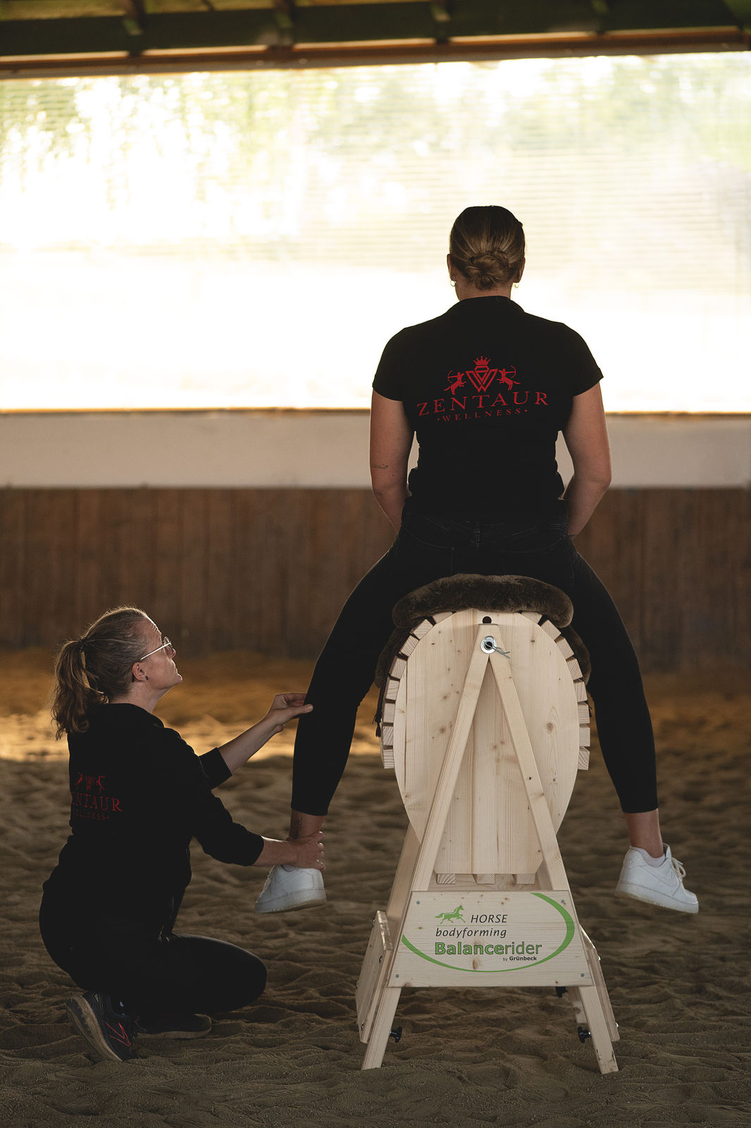 Balance Rider Training mit Trainer zur Verbesserung des Reitersitzes