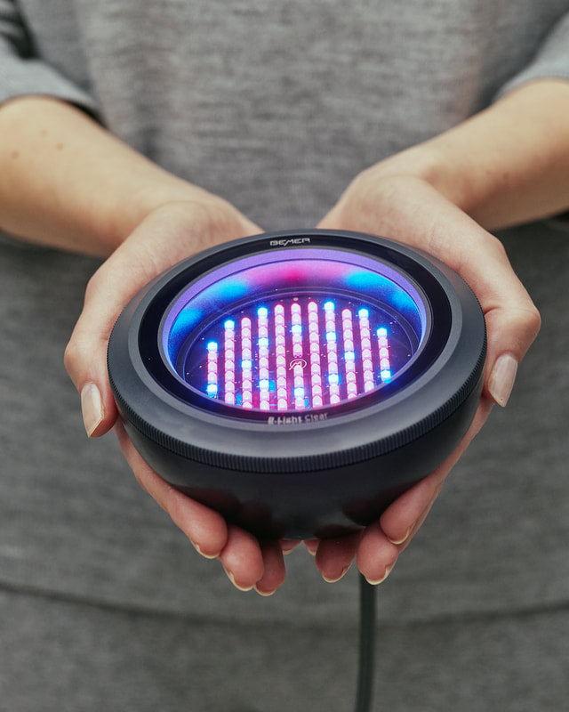 B.Light Clear Evo Applikator passt in 2 Hände - komfortable Lichttherapie zur Hautpflege