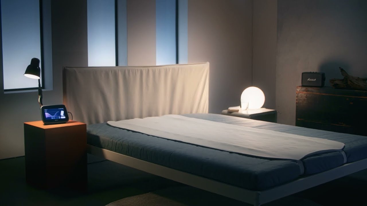 BEMER Premium-Set Evo – Komplettset für physikalische Gefäßtherapie
Schlafmatte B.Bed auf einem Bett mit der B.Box auf dem Nachtisch