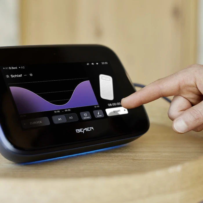 BEMER Premium-Set - B.Box Evo mit aktivem Display während einer Magnetfeldanwendung