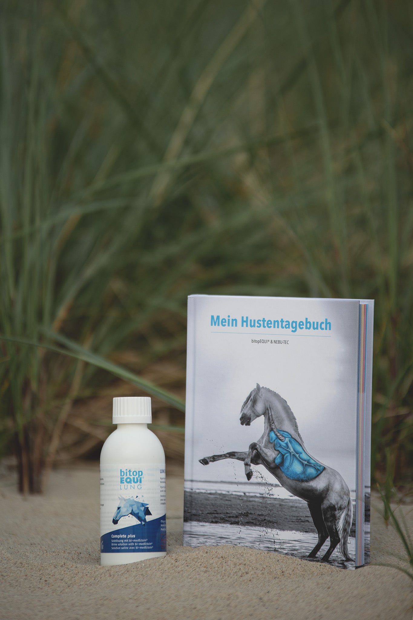 Inhalationslösung Lung Complete Plus von BitopEqui mit Hustentagebuch zur Dokumentation von Husten und Atemwegsbeschwerden beim Pferd.