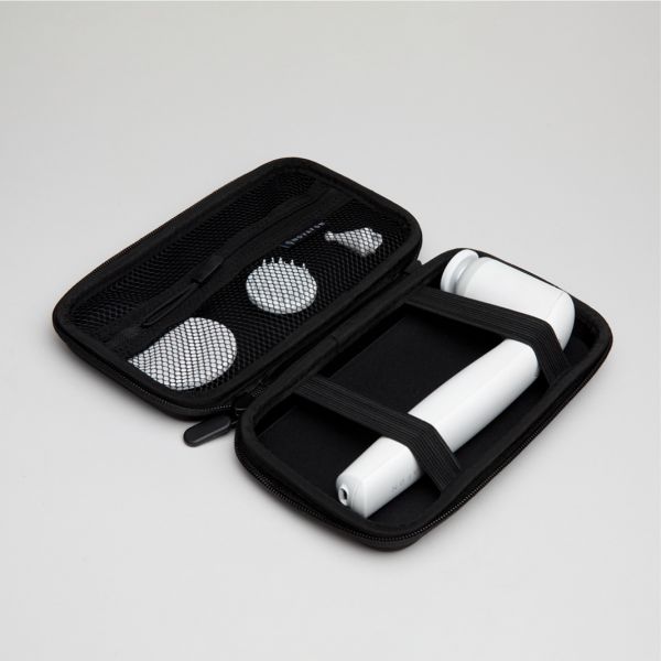 Kleines Novafon Transport Case offen mit Netztasche zur Aufbewahrung eines einzelnen Geräts und Zubehör