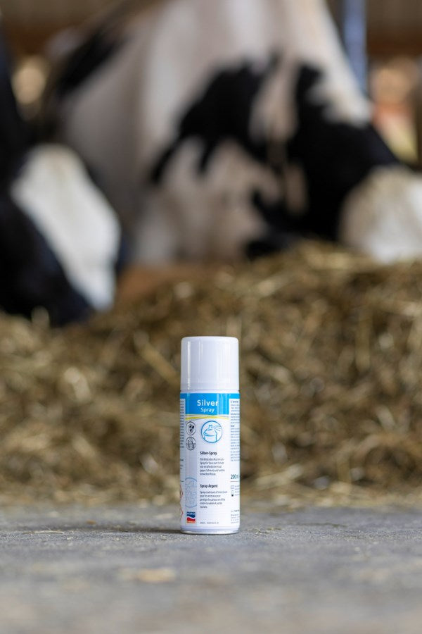 Hautpflegespray mit Metallfilm für Stall- und Weideeinsatz, ideal für Pferde, Käbler, Rinder und Schafte